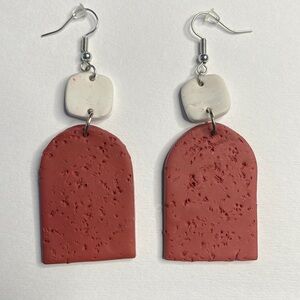 Geometric homemade earrings || White and maroon polymer clay
